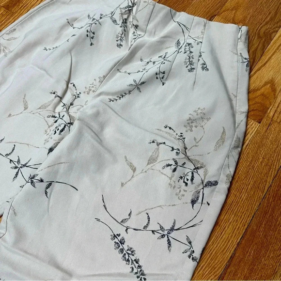 Dressbarn Floral Pants with‎ Side Zipper Closure - Picture 2 of 4